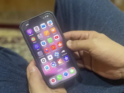 آيفون 12 128 جيجا استعمال خفيف