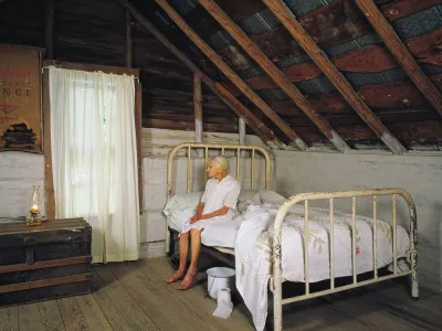 سرير مفرد مع مرتبة