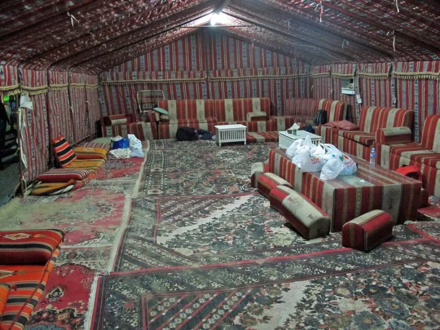 جلسة عربية أرضية — صورة 3